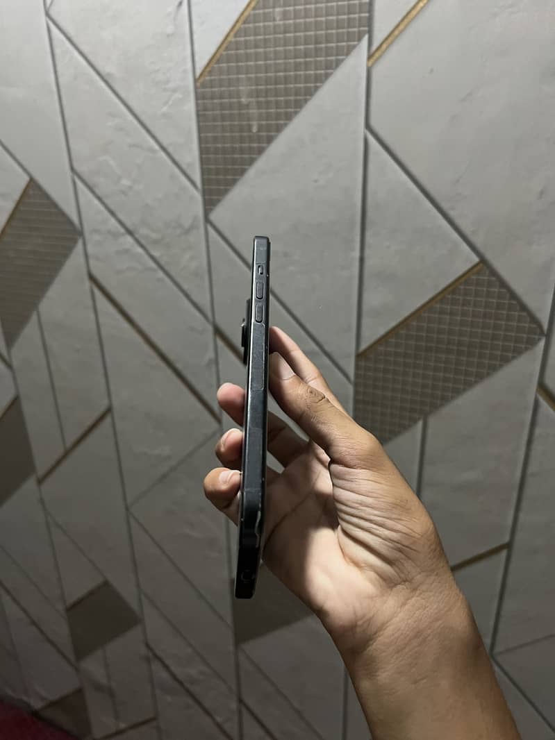 Apple iPhone 15 plus 3