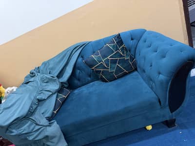 Sofa set Luxury royal affordable almost new condition