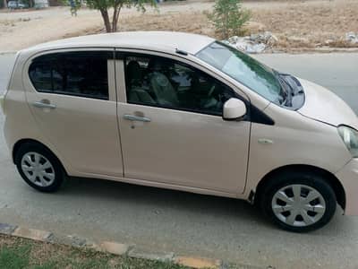 Daihatsu Mira 2012