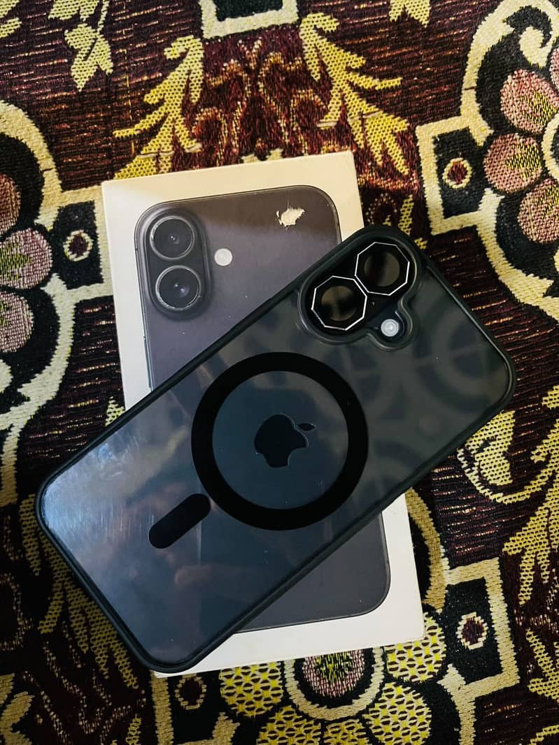 Apple iPhone 16 2