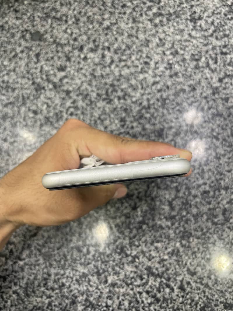Apple iPhone 11 2