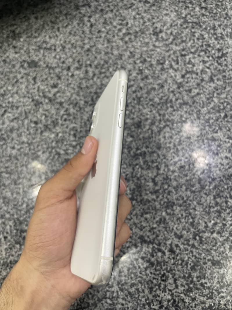 Apple iPhone 11 5