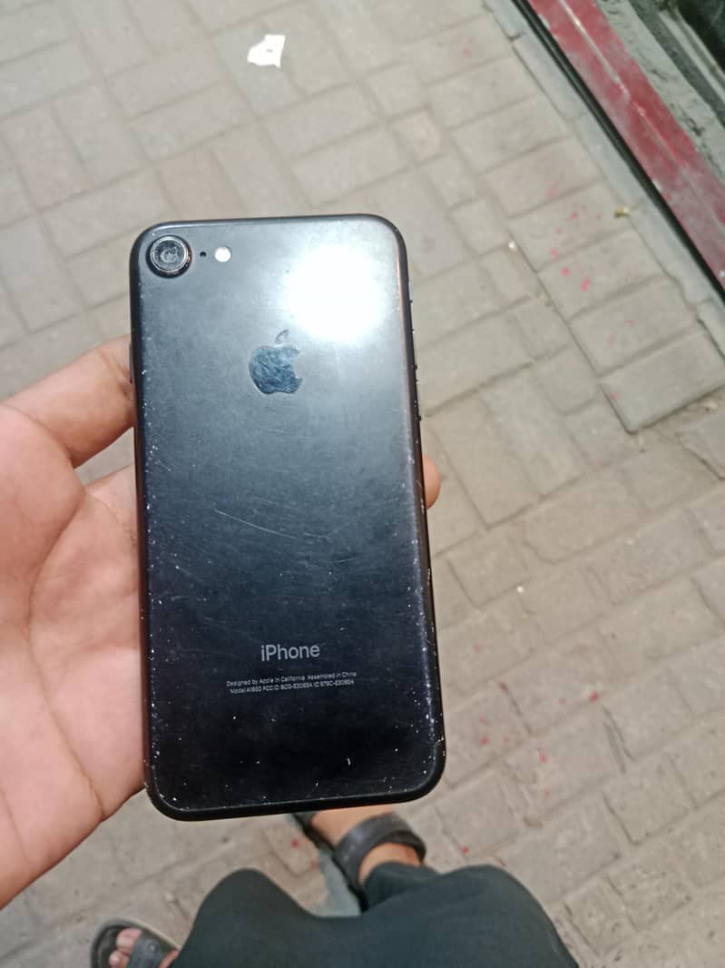 Apple iPhone 7 Plus 0