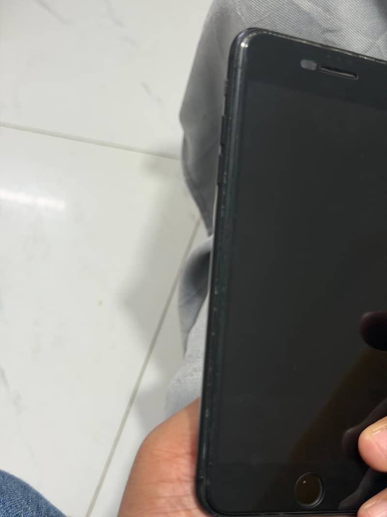 Apple iPhone 7 Plus 4