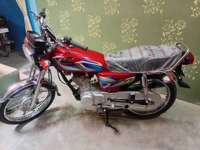 United 125 2022 Model – Red – Excellent Condition