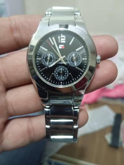 Tommy Hilfiger F90289.