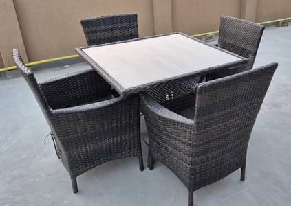 Chairs with Table (0321-5108484)