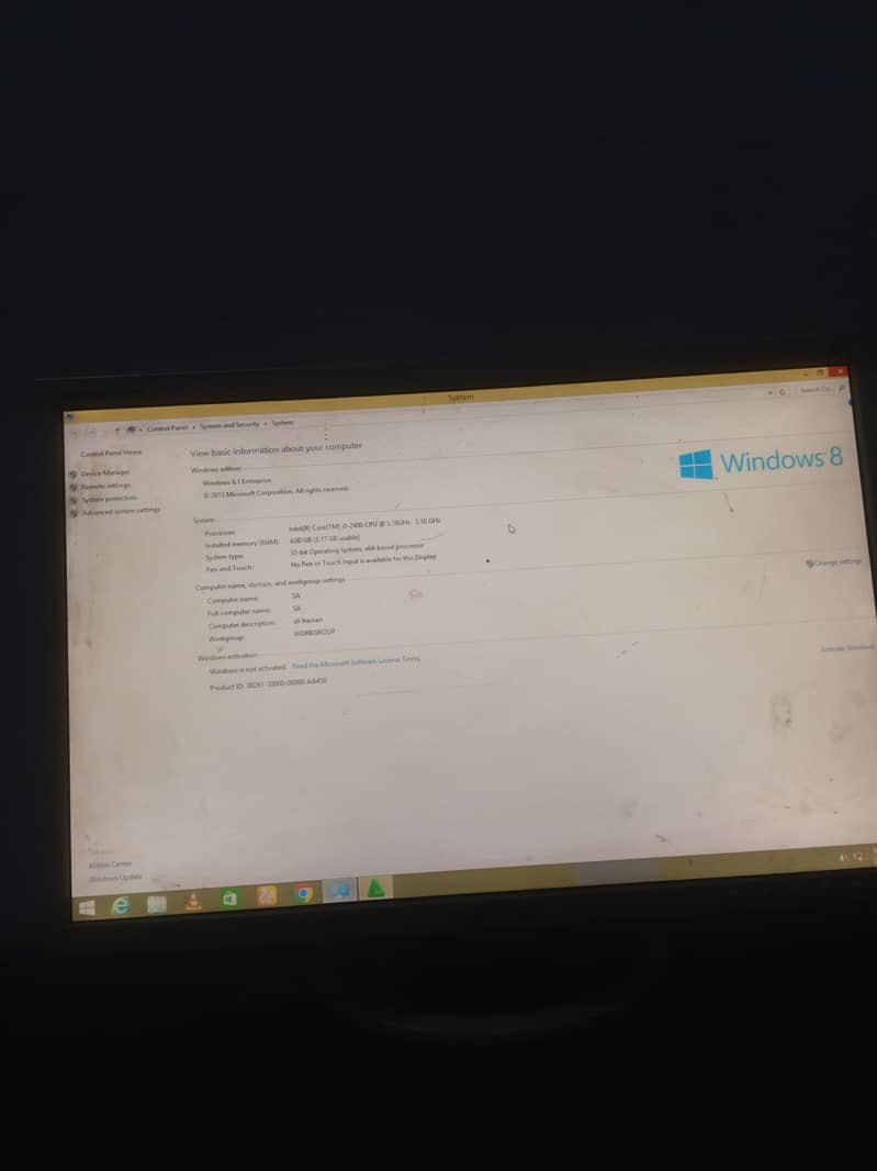 computer with table with speaker 4