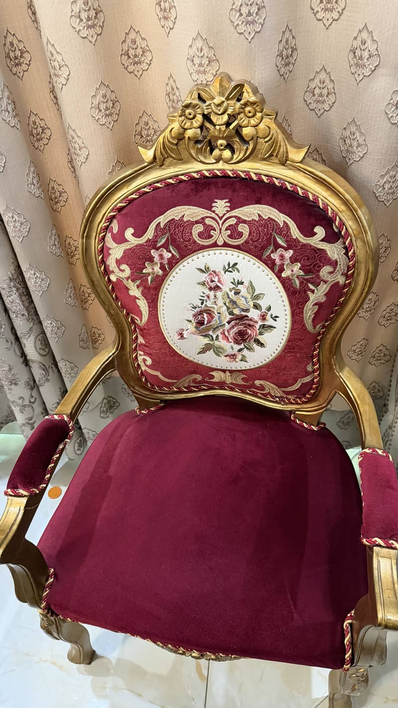 2 solid chairs set excellent condition 2