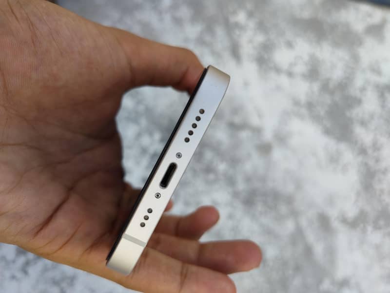 Apple iPhone 13 7
