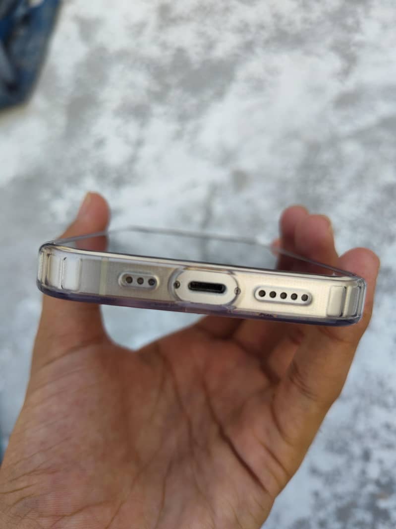 Apple iPhone 13 11