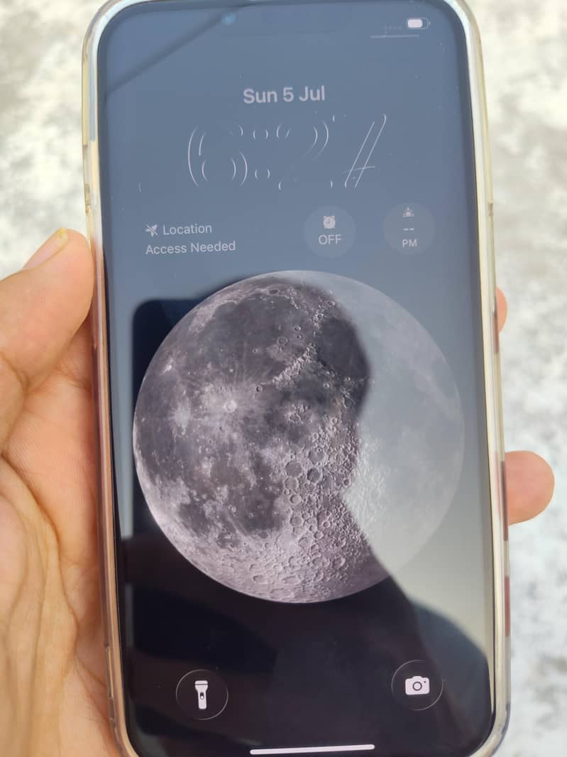 Apple iPhone 13 12
