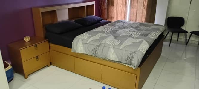 King size bed without 3 drawers.