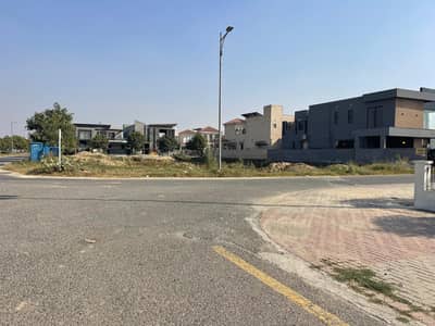 P Block 1 Kanal Corner Plot Beautiful Location Available for Sale