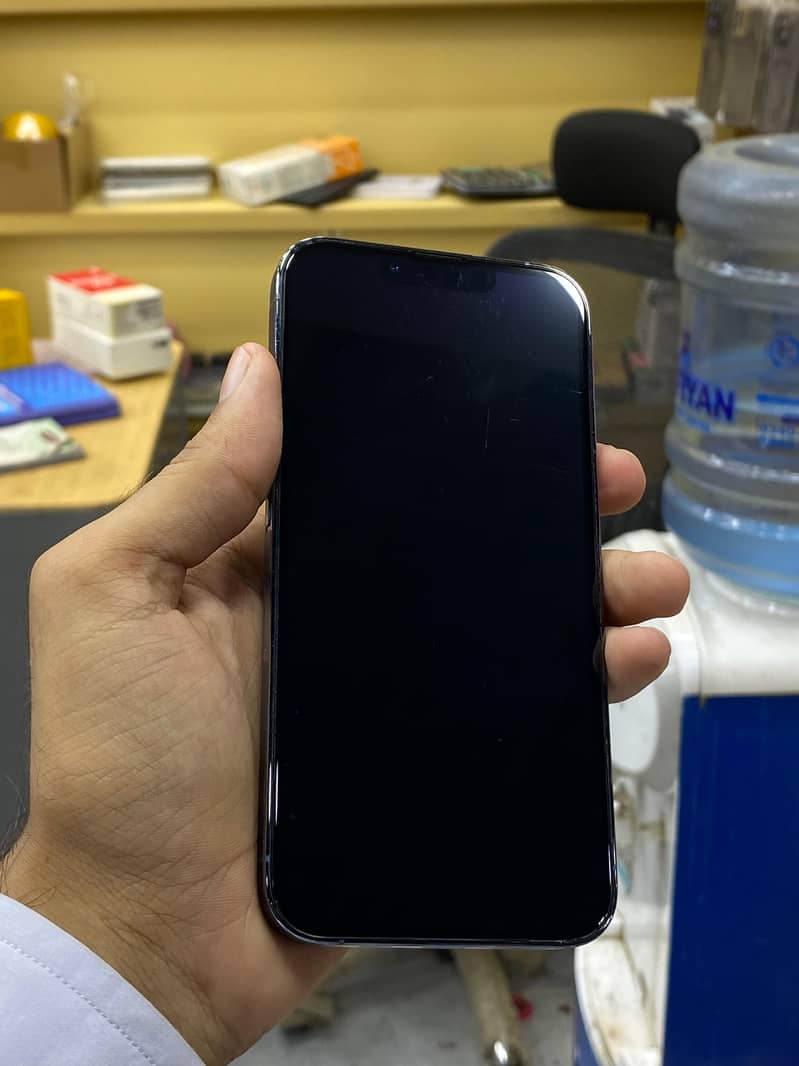 Apple iPhone 13 Pro 2