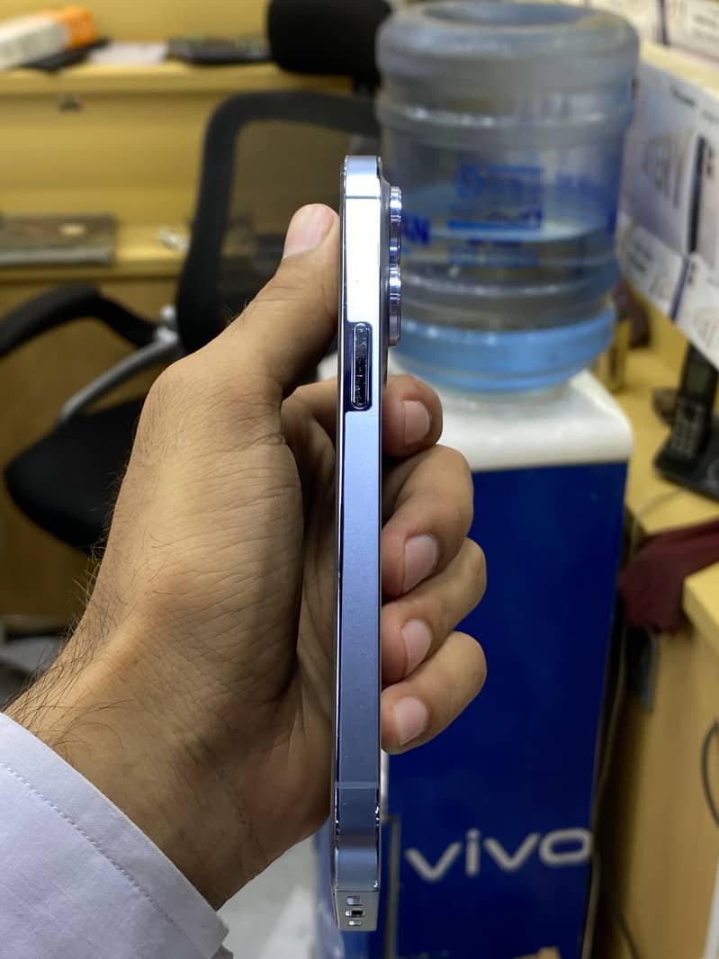Apple iPhone 13 Pro 3