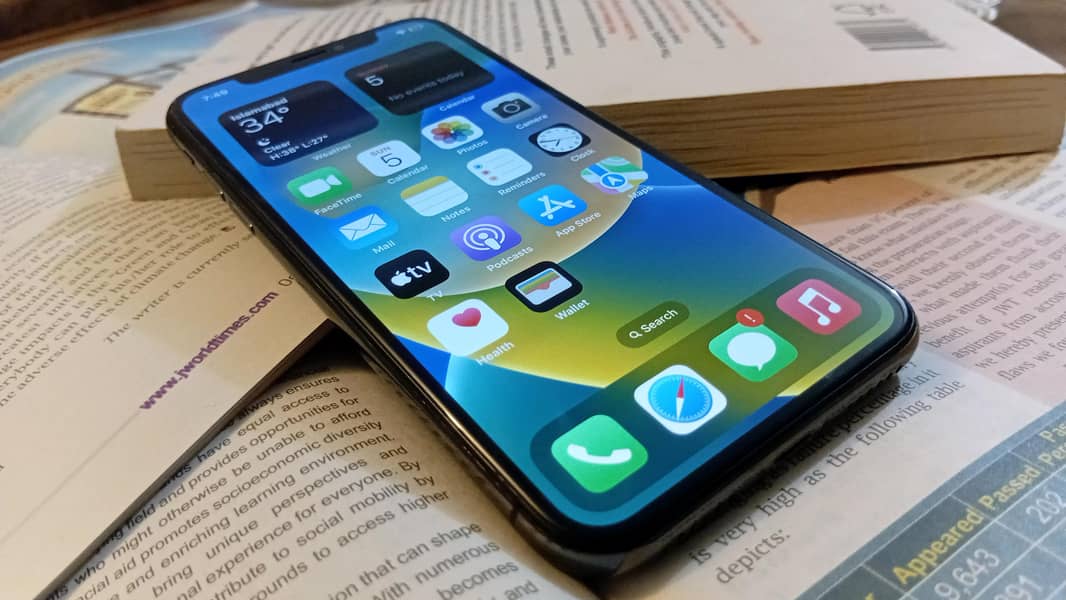 Apple iPhone X 0