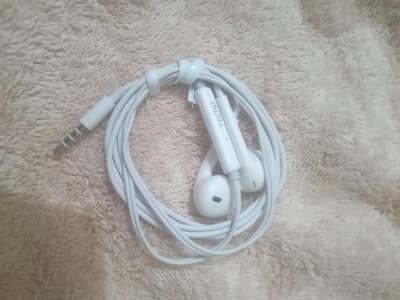 Tecno Original earphones