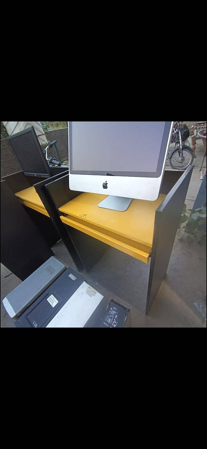 Computer Table 1