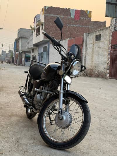 Suzuki GS150 2014