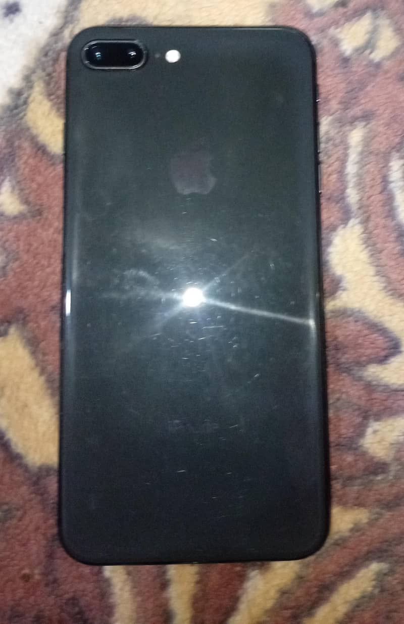 Apple iPhone 8 Plus 1