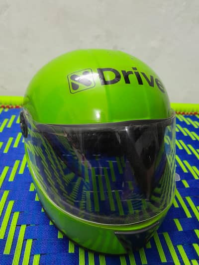 Special Green Helmet For Riders, Attract Passengers