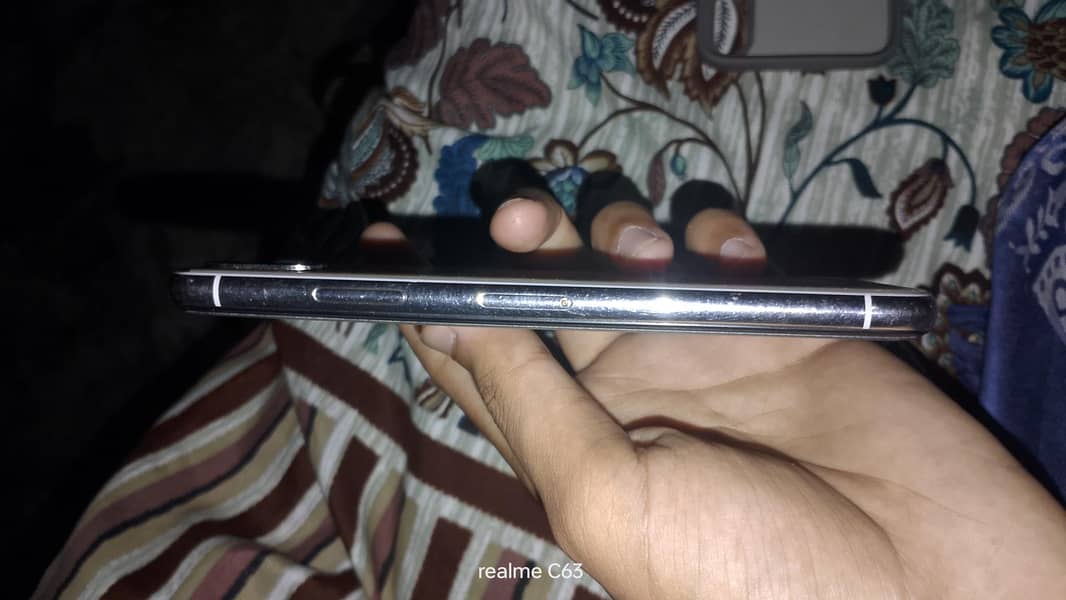 Apple iPhone X 3