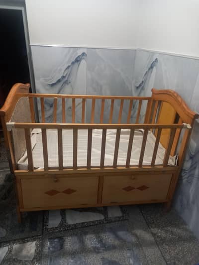 Babycot is gud condition