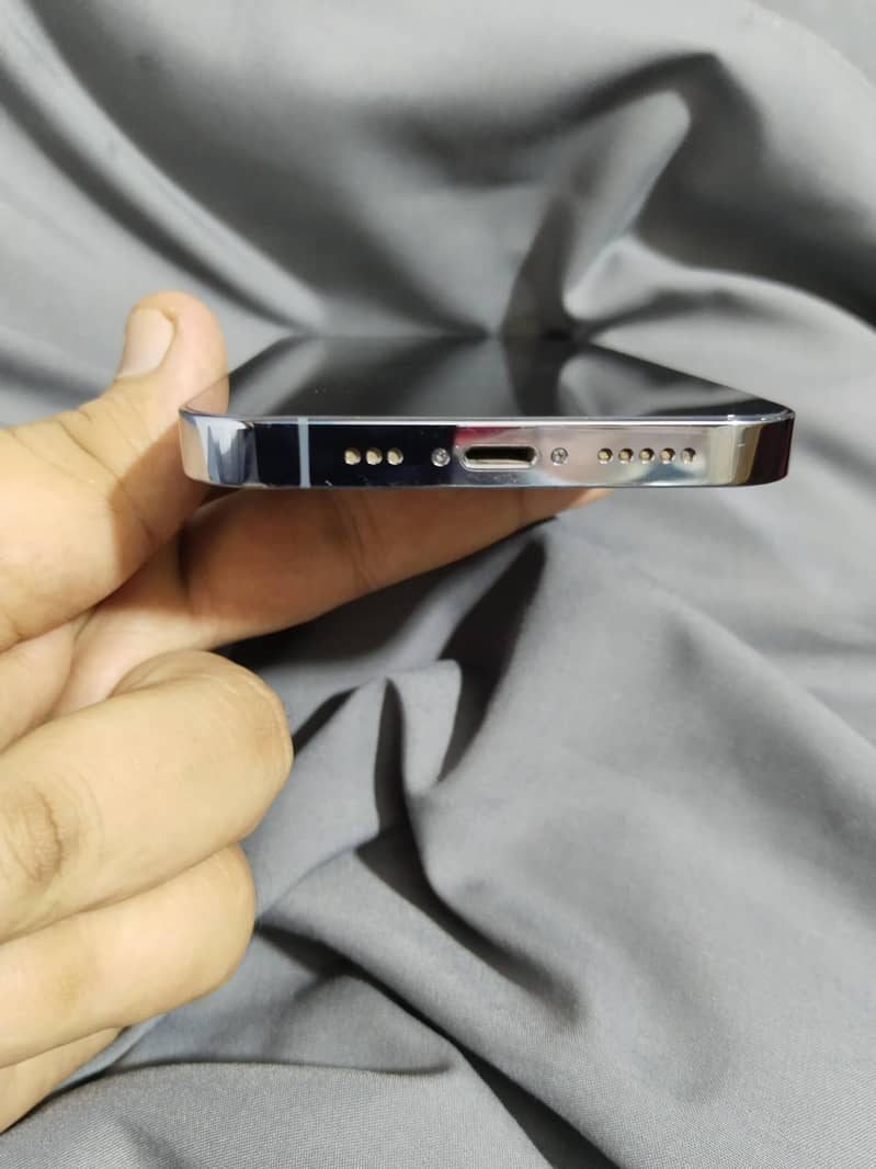 iPhone 13Pro 4