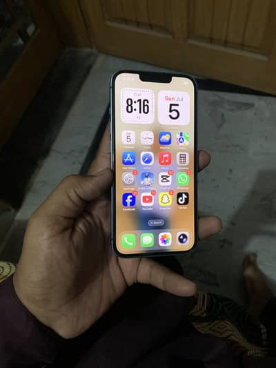 Apple iPhone 13
