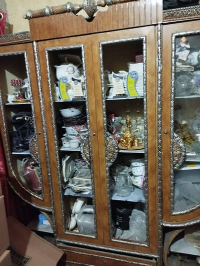 showcase / bartan wali Almirah for sale