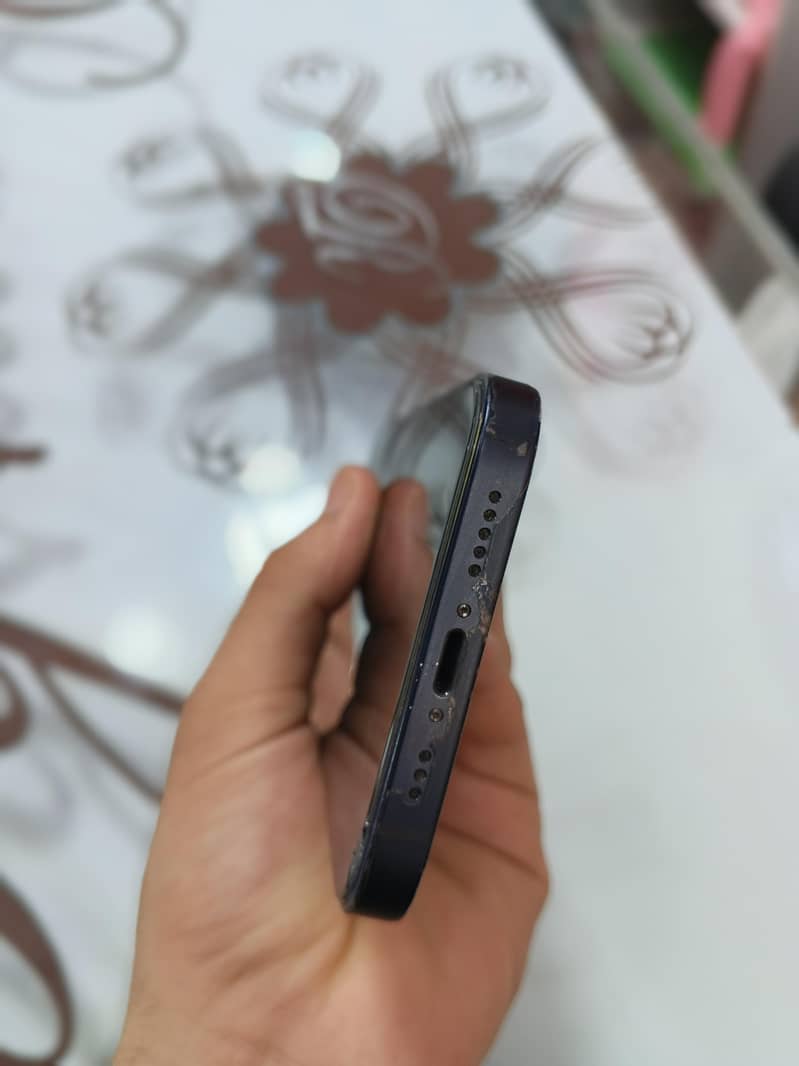 Apple iPhone 12 3