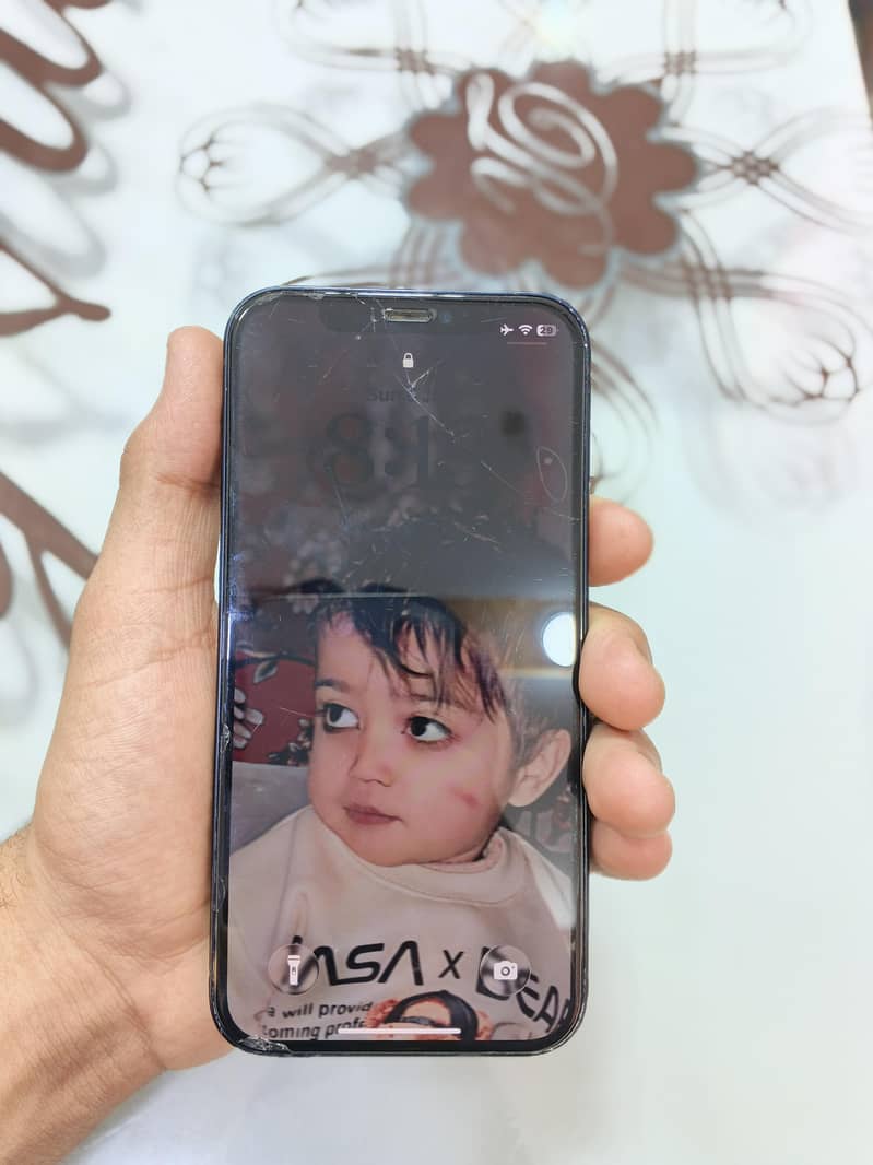Apple iPhone 12 4