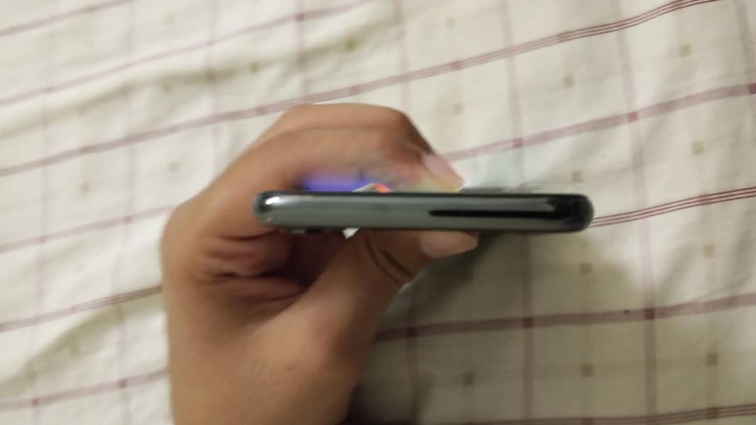 Apple iPhone X 5