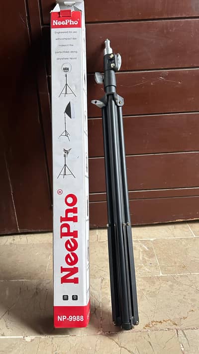 Neepho brand new tripod stand 7 feet