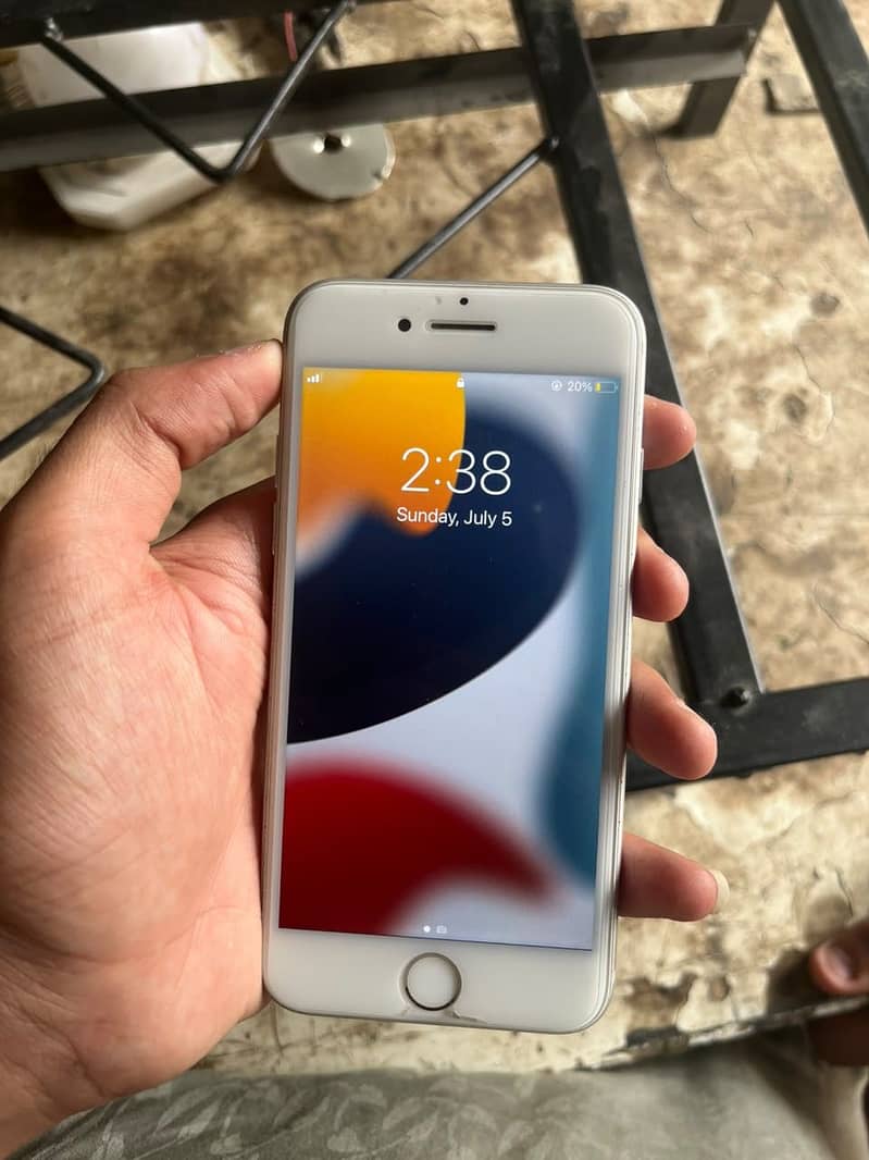 Apple iPhone 7 1