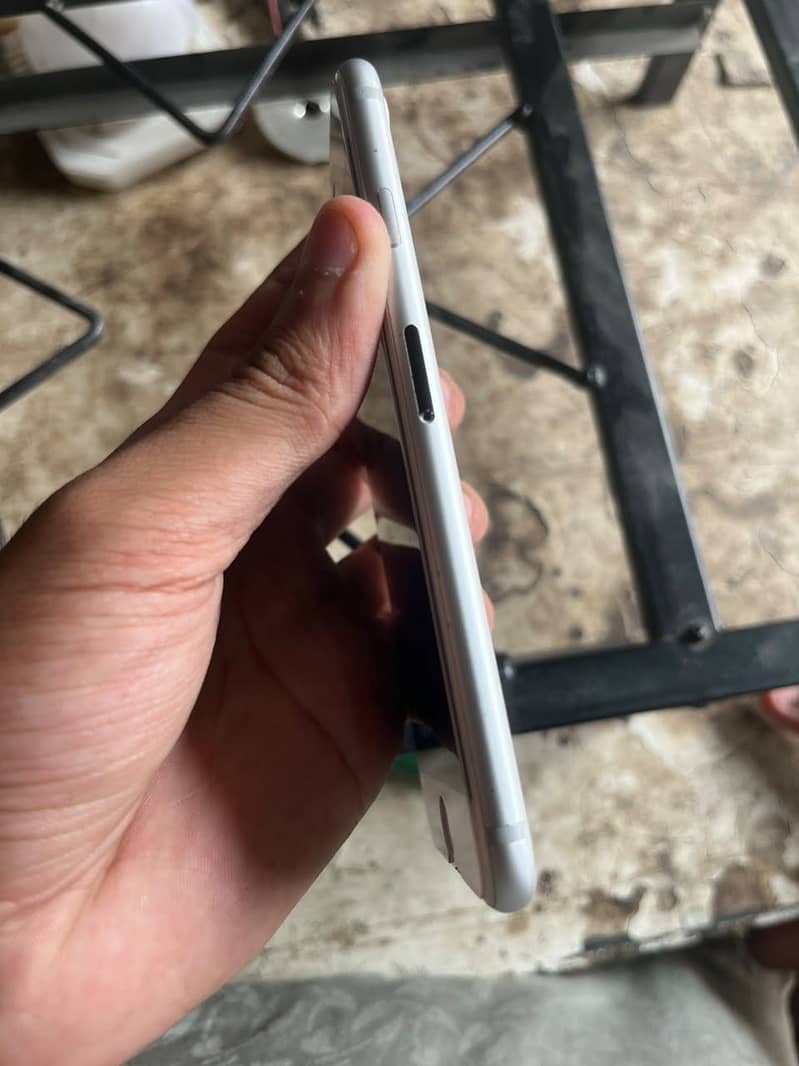 Apple iPhone 7 4
