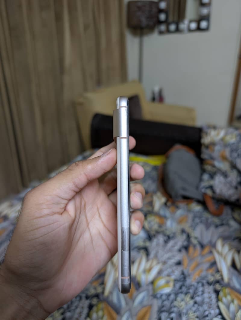Google Pixel 8 2