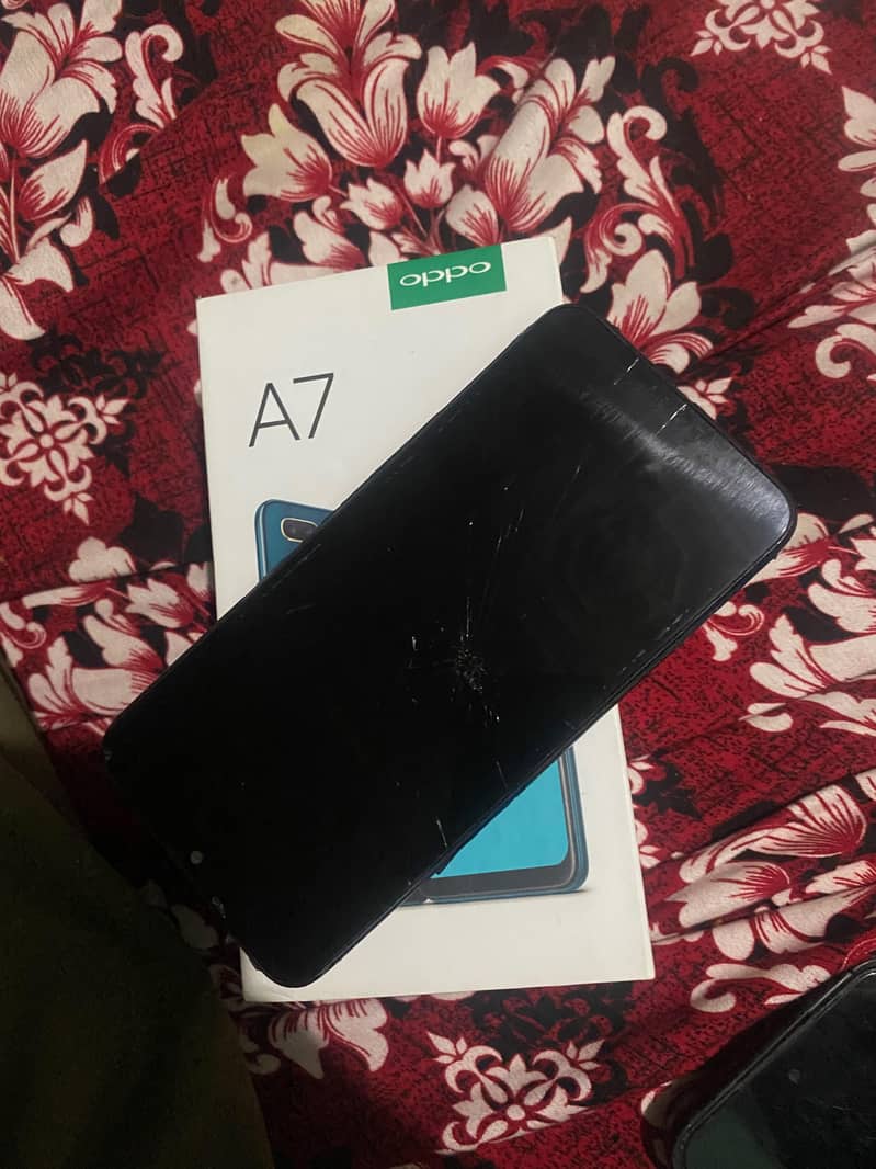 OPPO A7 0