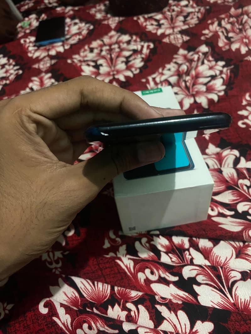 OPPO A7 4