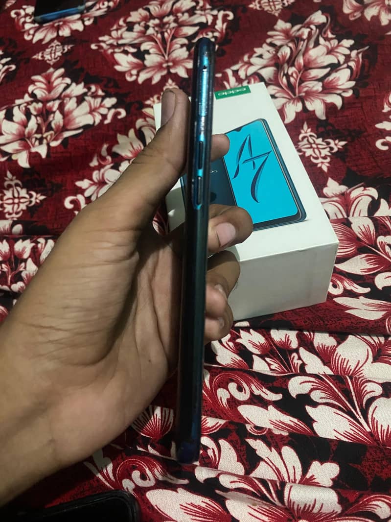 OPPO A7 9