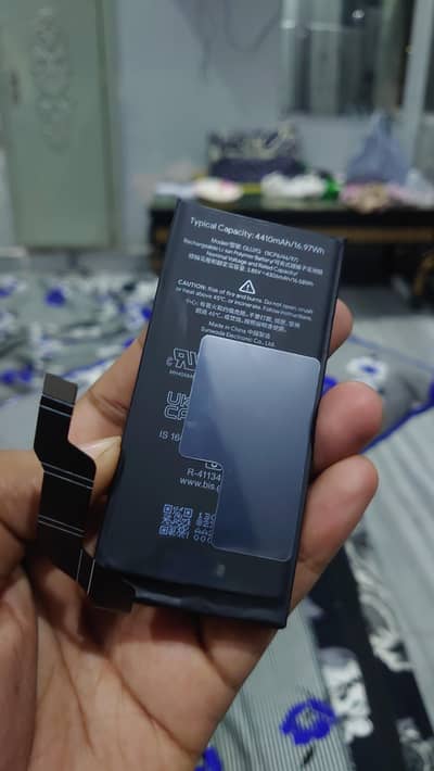 Original battery of Pixel 6a