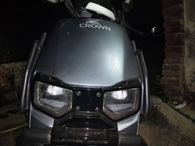 Crown Flash 1