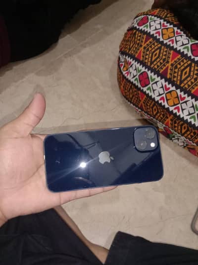 Apple iPhone 13