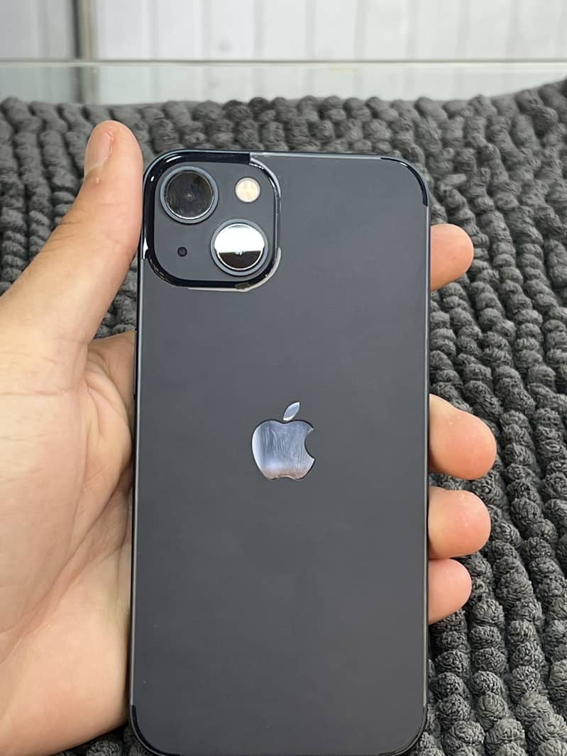 Apple iPhone 13 5