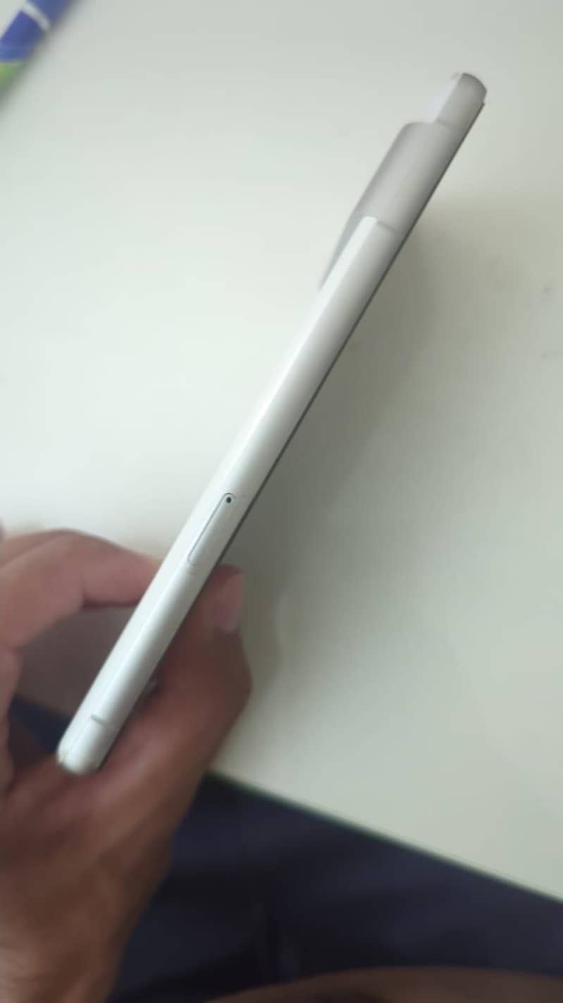 Google Pixel 7 4