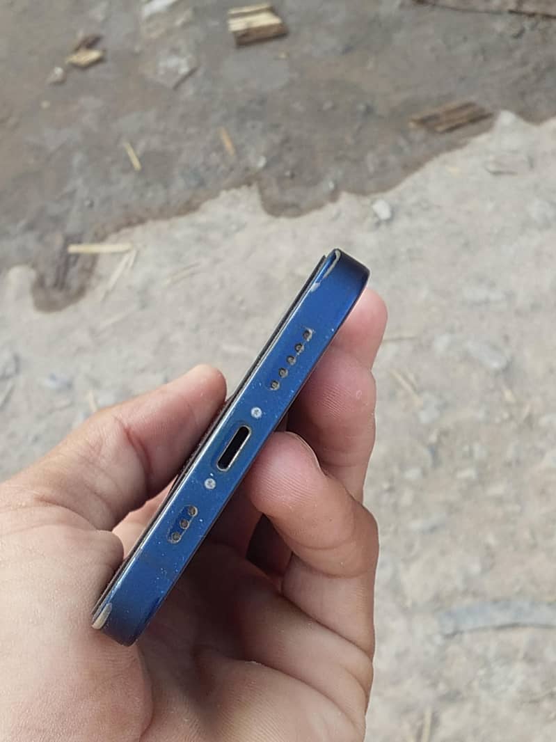 Apple iPhone 12 1