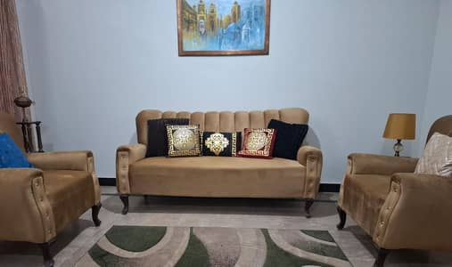 5-Seater Sofa in Great Condition