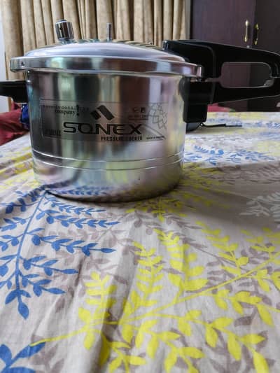 Sonex Cooker 9 Litre brand new box pack