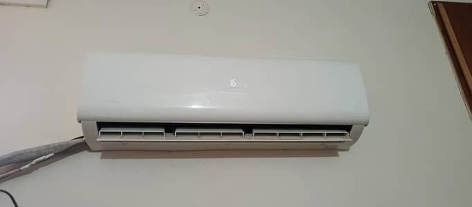 1.5 ton invertor AC in good condition